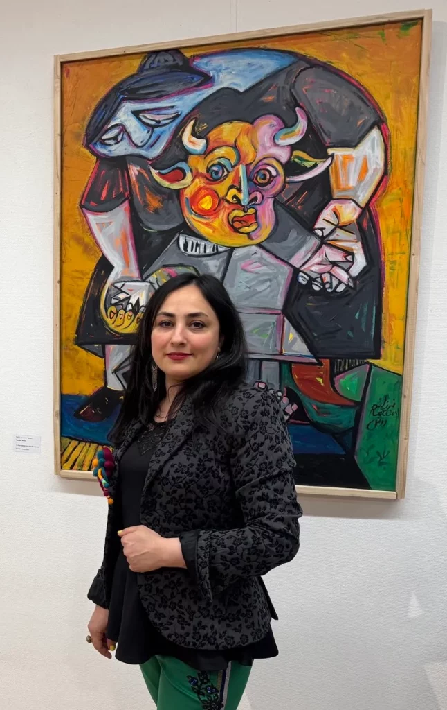 Farzaneh Ravesh Hero Section