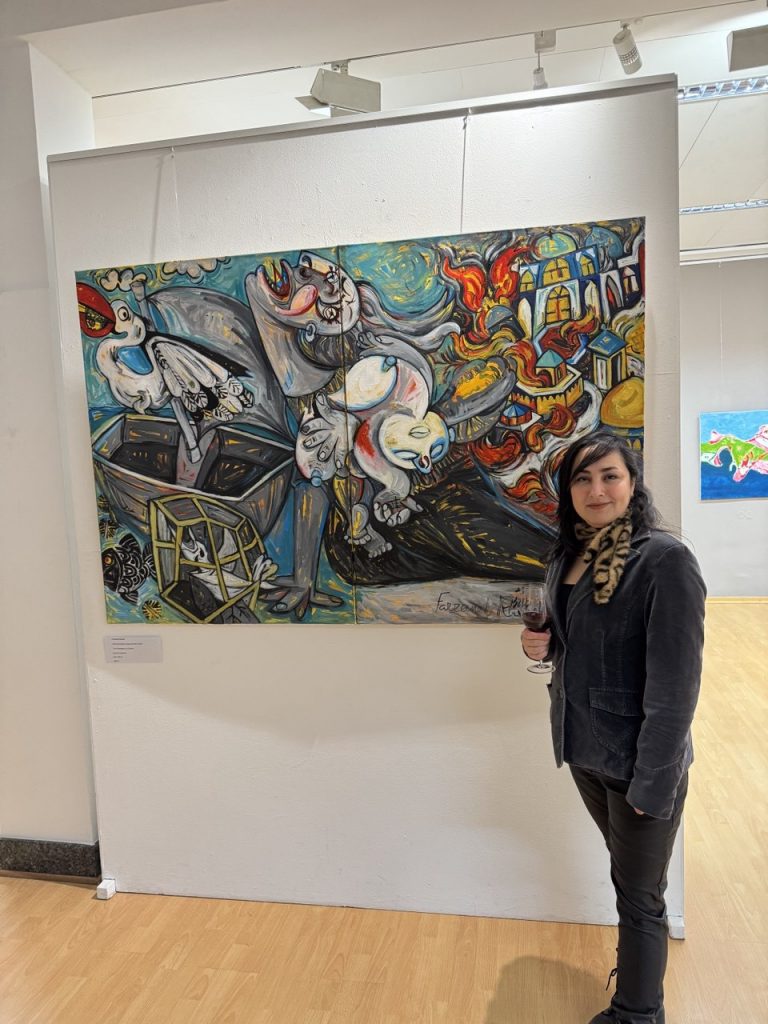 Farzaneh Ravesh „Hinter den Meeren liegt eine Stadt“ (2025) Acryl auf Leinwand 120 x 180 cm