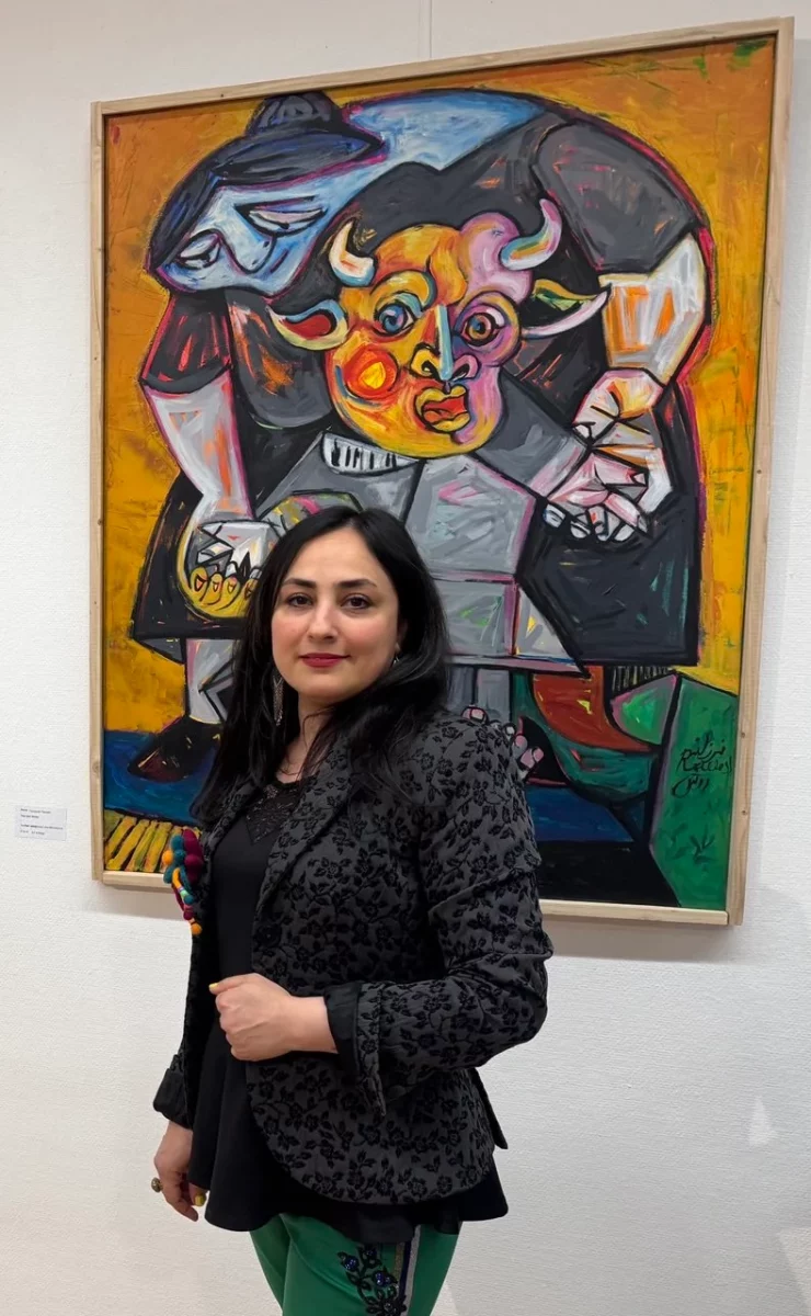 Farzaneh Ravesh Hero Section